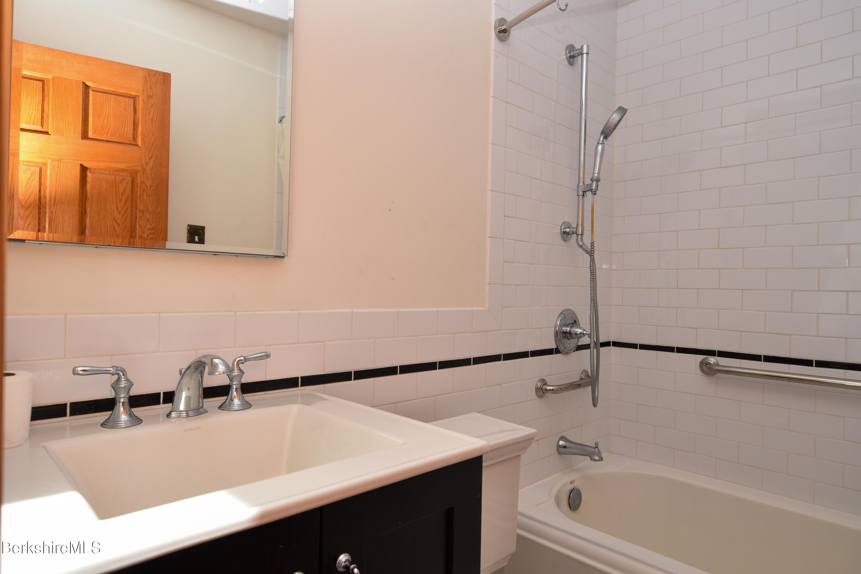 445 County Road Becket, MA 01223 - Photo 8 of 20 DSC_3358-2