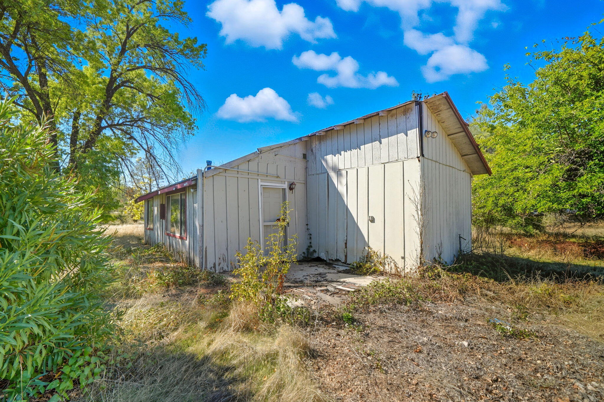 6298 Oasis Road Redding, CA 96003 - Photo 5 of 33 3-web-or-mls-IMG-03