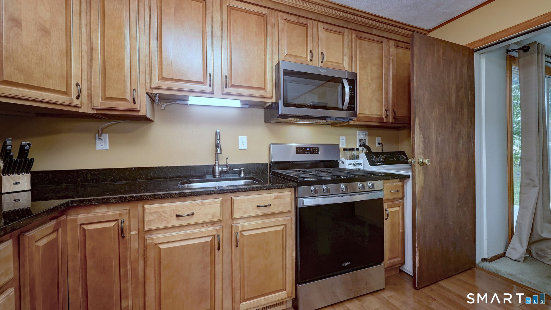 3 Fairview Street Ansonia, CT 06401 - Photo 16 of 36