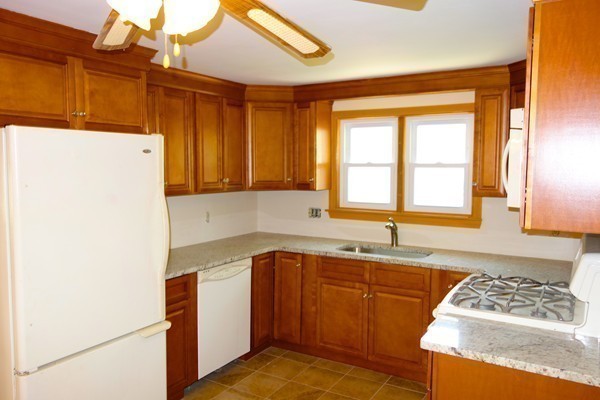 31 Stearns Road Boston, MA 02132 - Photo 4 of 28 Gallery Image 4