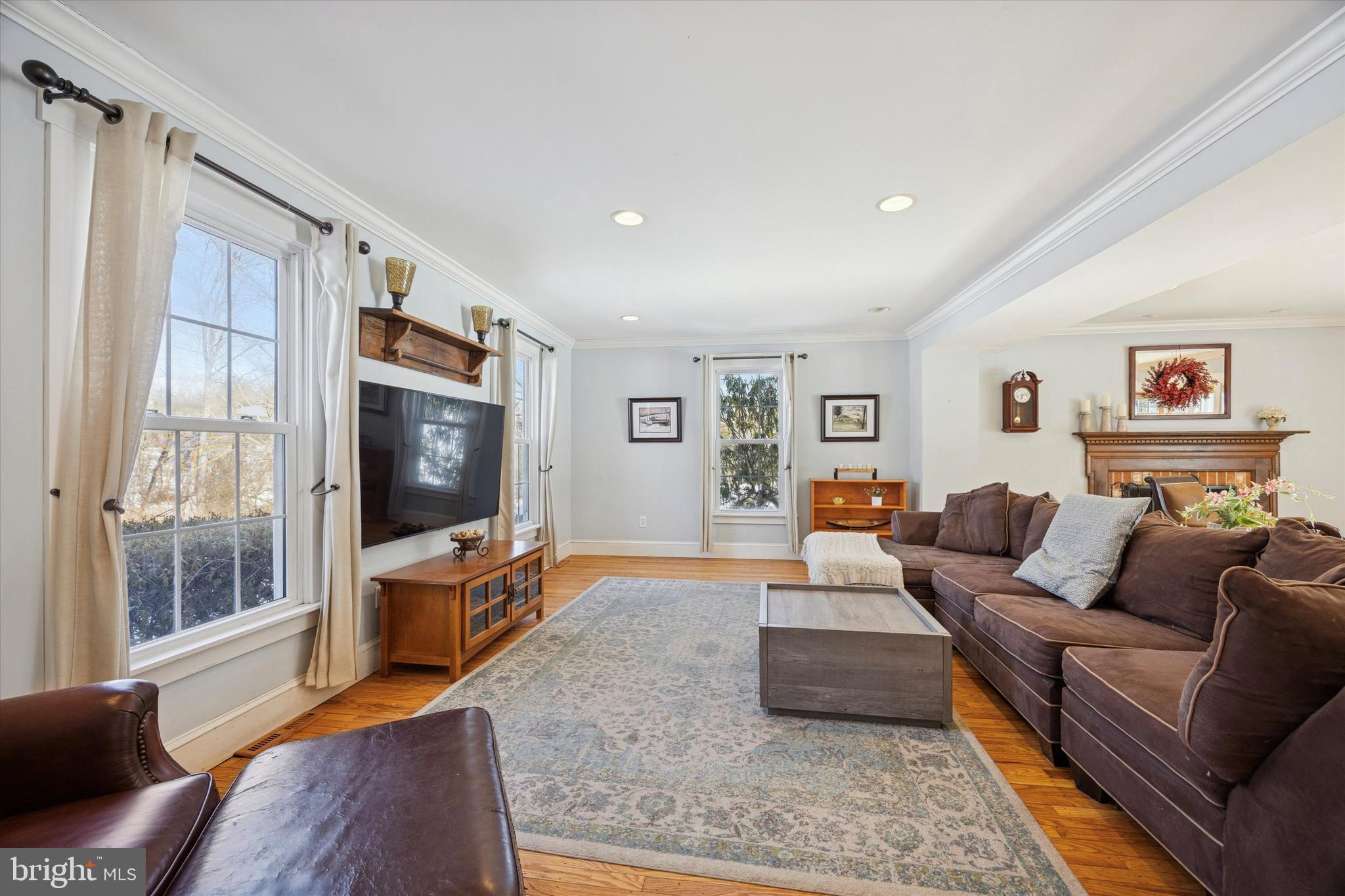 575 Woodhaven Road West Chester, PA 19382 - Photo 6 of 56