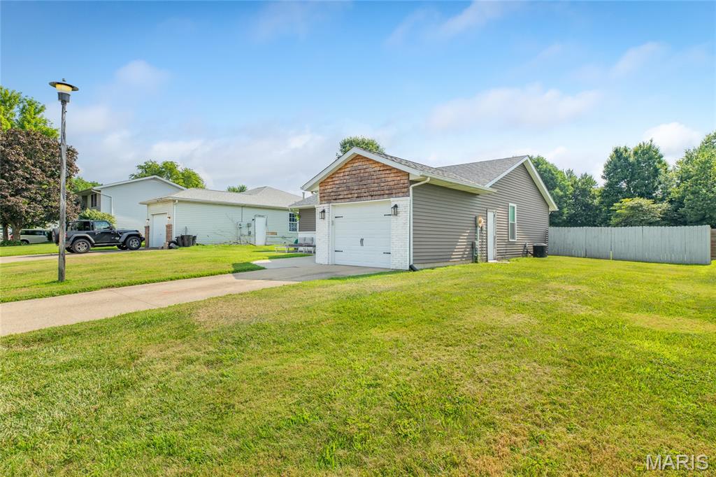 440 Deer Run Moro, IL 62067 - Photo 3 of 22