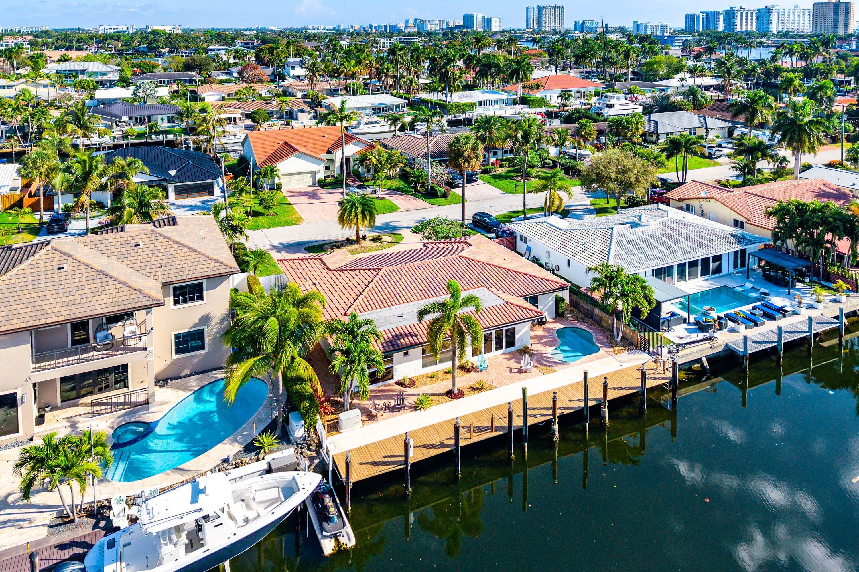 2524 Southeast 9th Street Pompano Beach, FL 33062 - Photo 4 of 45 049-2524Southeast9thStreet-PompanoBeach-