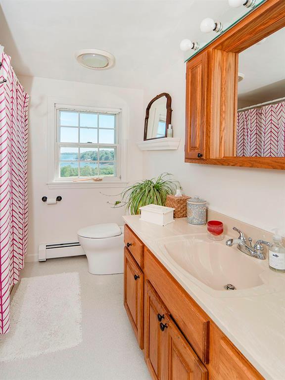 40 Morse Shore Road Harpswell, ME 04079 - Photo 25 of 35 Upstairs bath