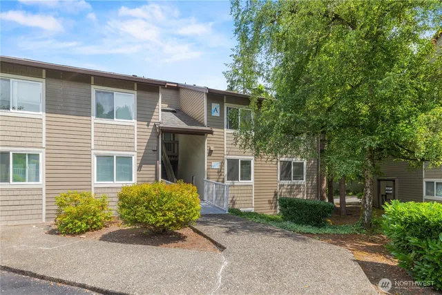 $498,000 | 200 Mountain Park Boulevard Southwest, Unit A204, Issaquah, WA 98027