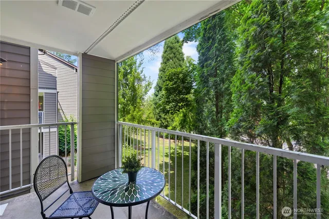 $498,000 | 200 Mountain Park Boulevard Southwest, Unit A204, Issaquah, WA 98027