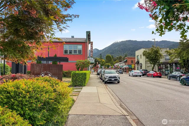 $498,000 | 200 Mountain Park Boulevard Southwest, Unit A204, Issaquah, WA 98027