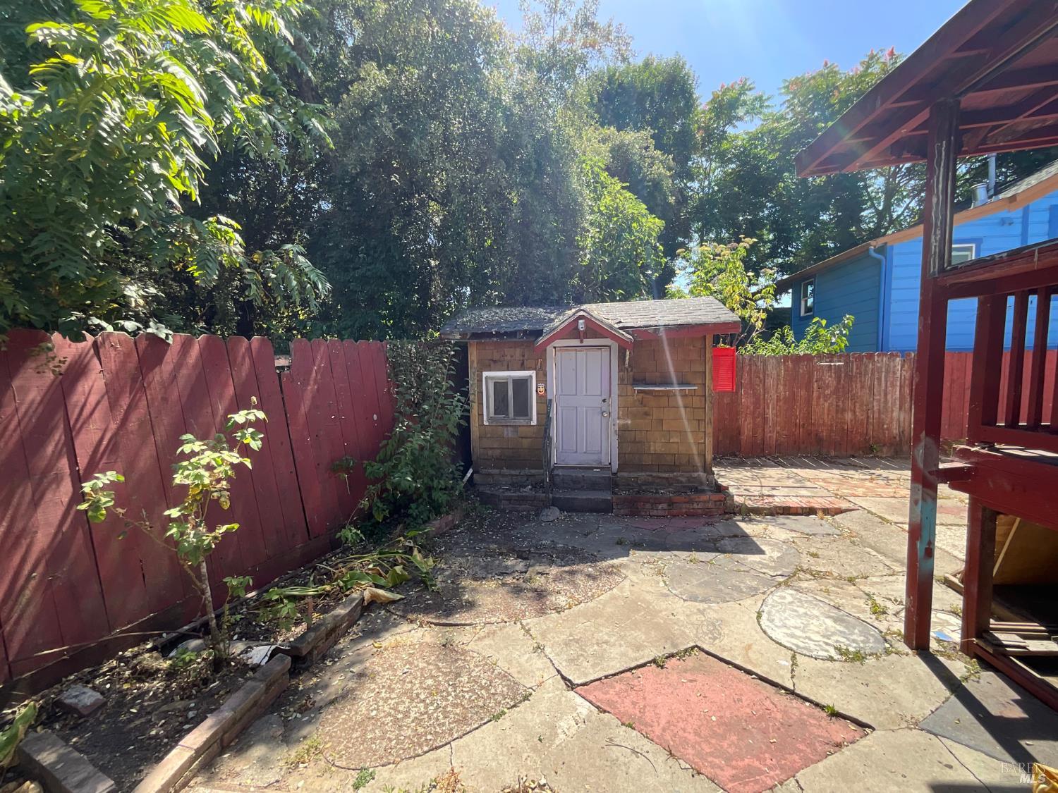 138 West 6th Street Santa Rosa, CA 95401 - Photo 26 of 31 Need extra storage? The garden tools have a place to live too.