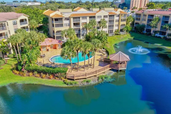 $275,000 | 700 Uno Lago Drive, Unit 403, Juno Beach, FL 33408