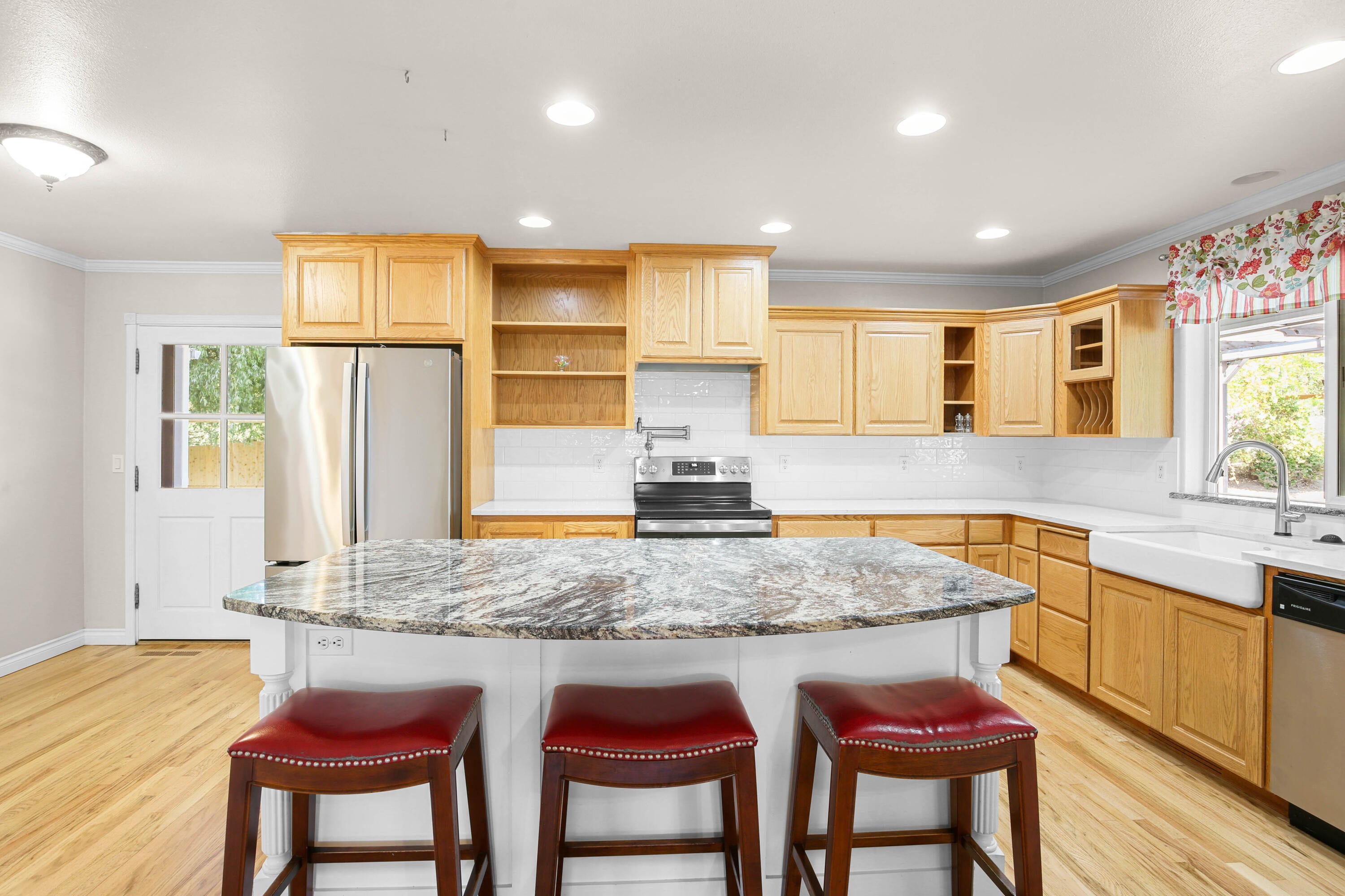 7303 Wagner Creek Road Talent, OR 97540 - Photo 6 of 50 CU9A8471