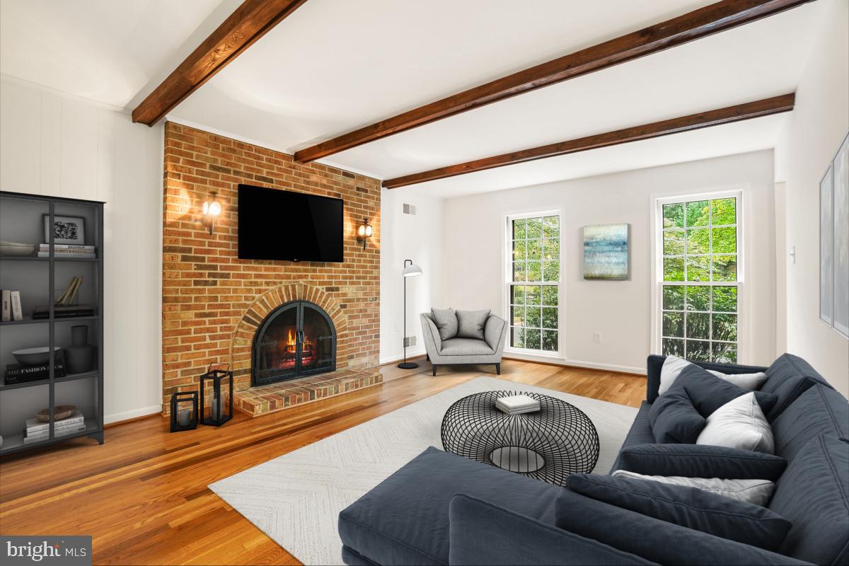 9126 Friars Road Bethesda, MD 20817 - Photo 14 of 32 Family room Virtual Staging
