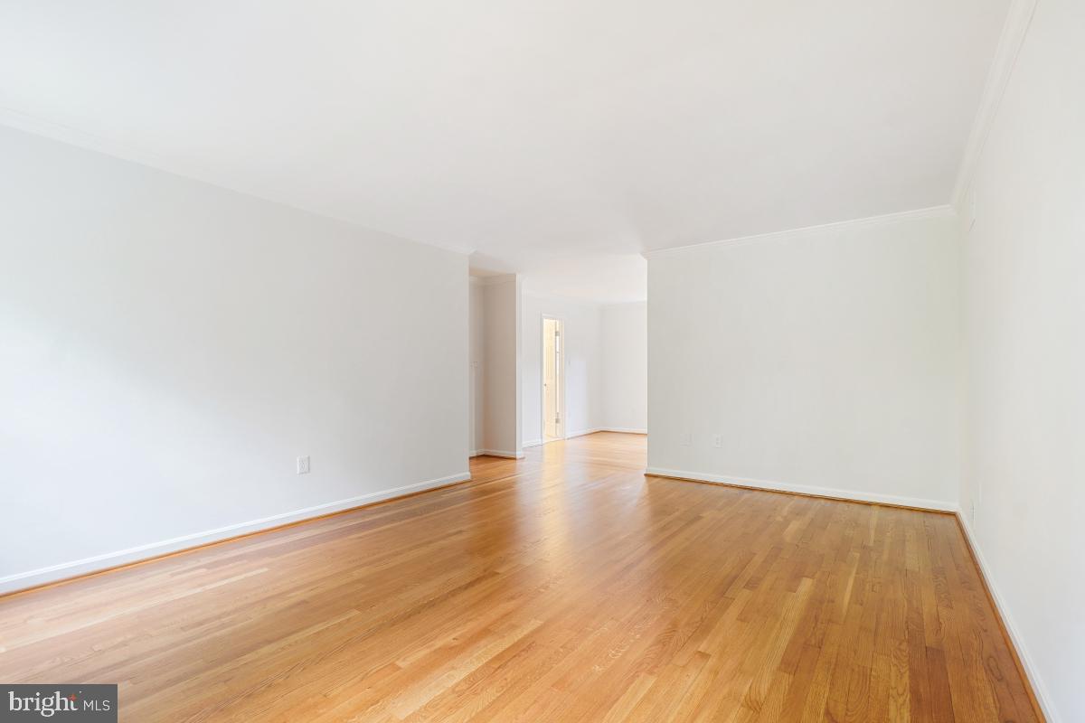 9126 Friars Road Bethesda, MD 20817 - Photo 25 of 32 Primary Bedroom