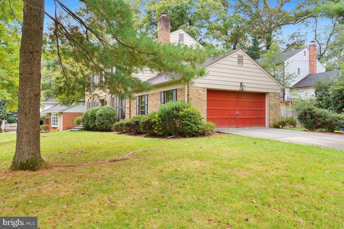 9126 Friars Road Bethesda, MD 20817 - Photo 32 of 32 Side load garage