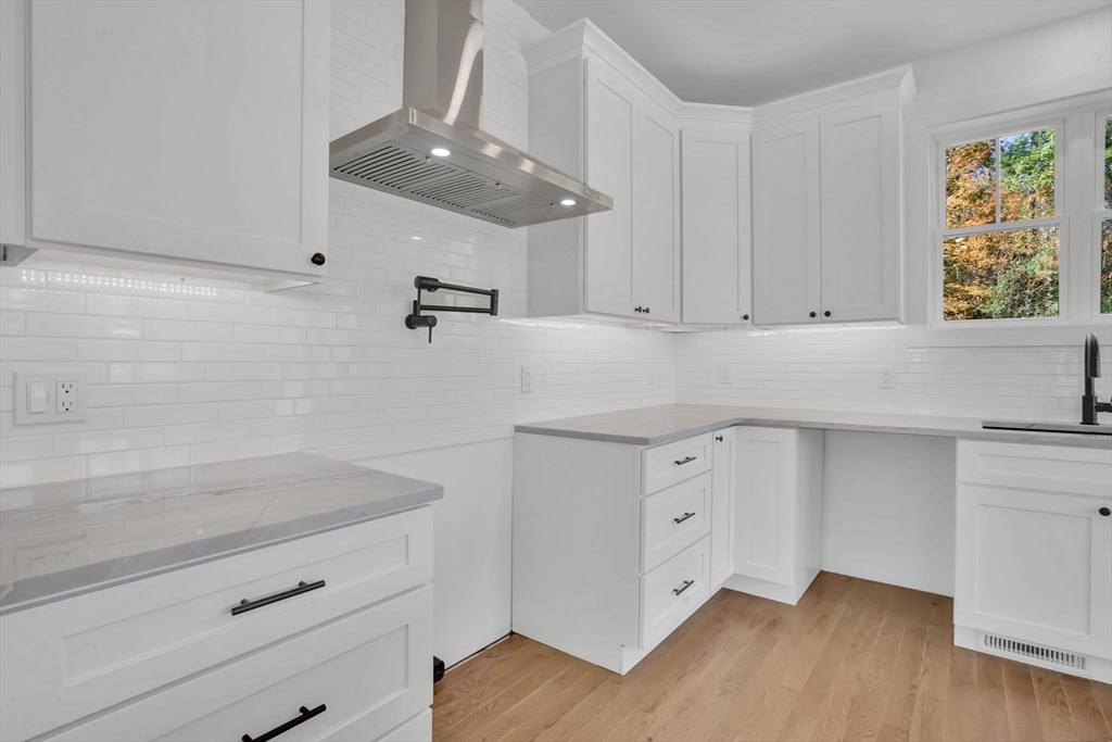 308 North Liberty Street Belchertown, MA 01007 - Photo 12 of 42