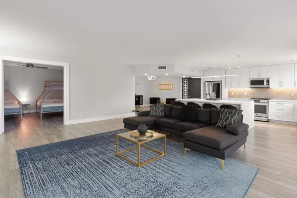 $2,900 | 6502 North Central Avenue, Unit A103, Phoenix, AZ 85012