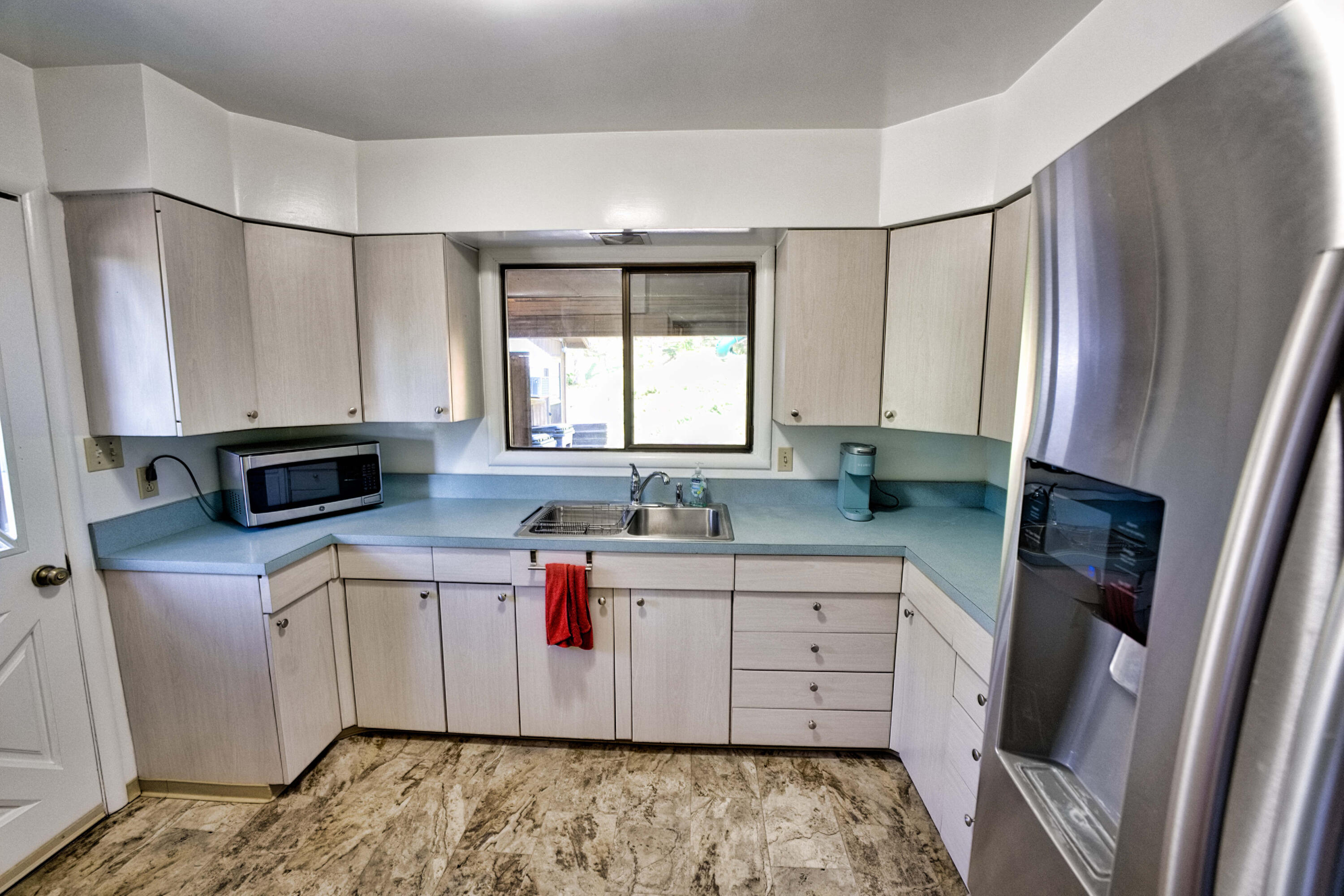 3488 North Foothill Road Medford, OR 97504 - Photo 6 of 47 Kitchen