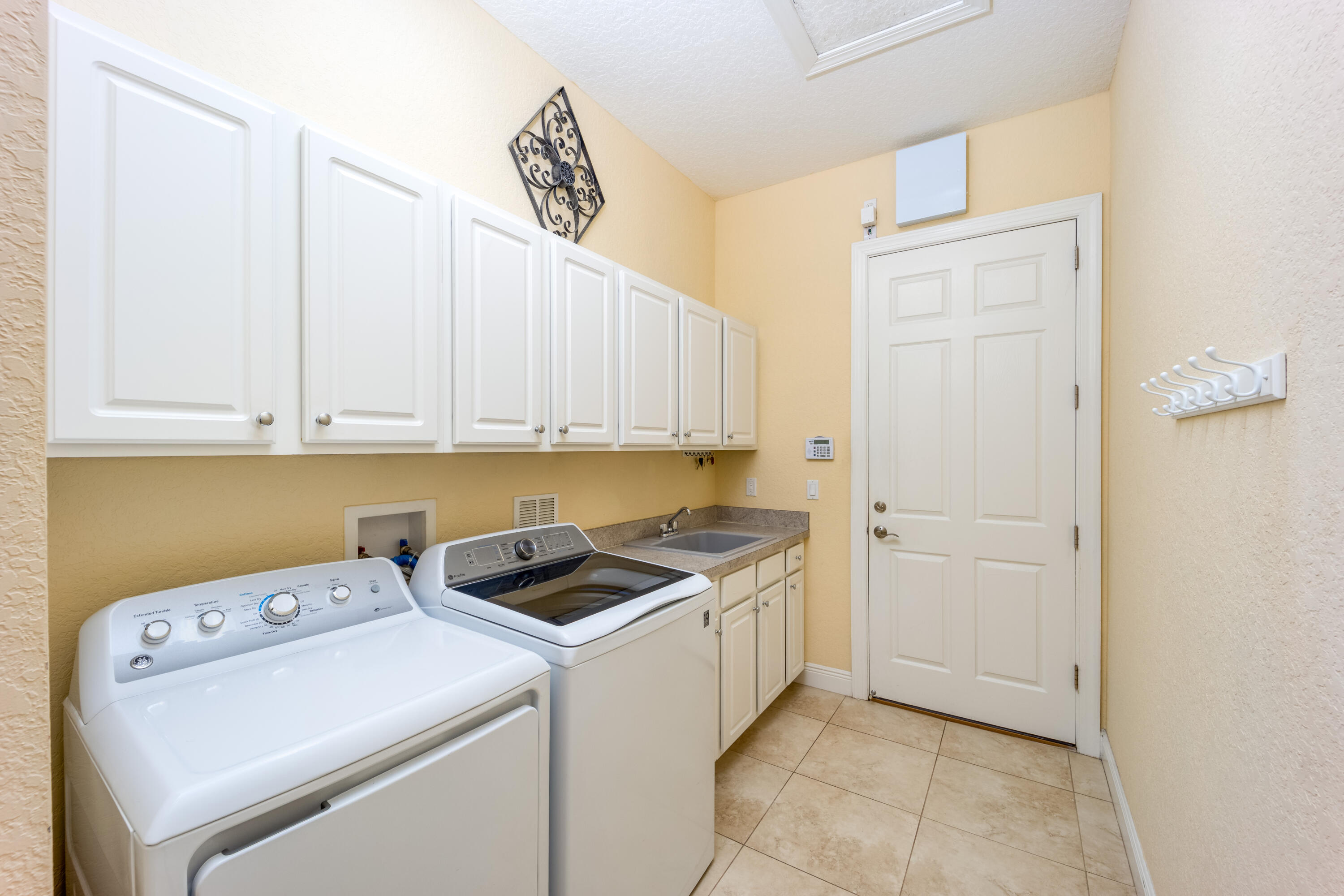 155 Southeast Ethan Terrace Stuart, FL 34997 - Photo 35 of 53 155 SE Ethan Terrace-MLS-37