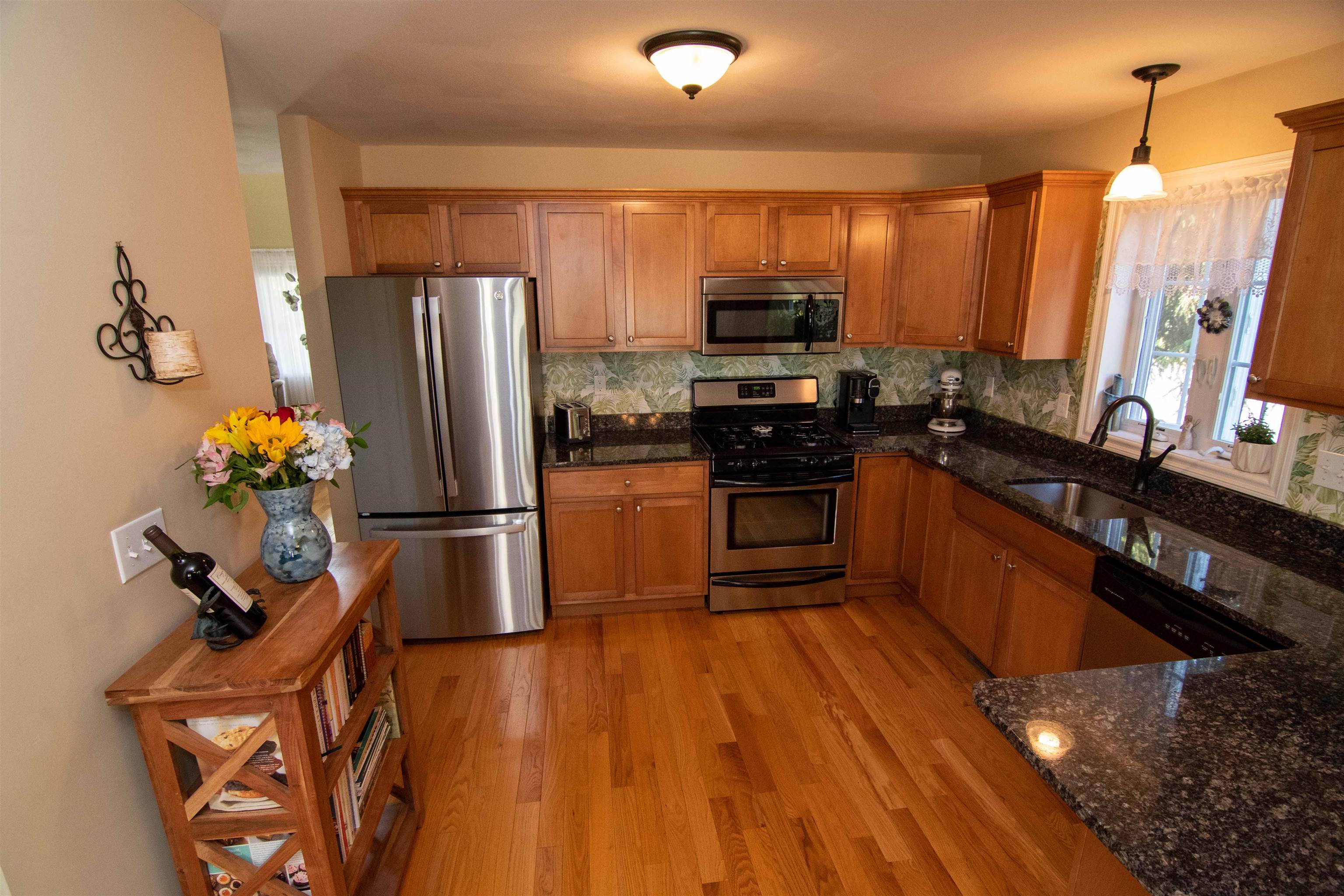 2 Locksley Lane Raymond, NH 03077 - Photo 12 of 35