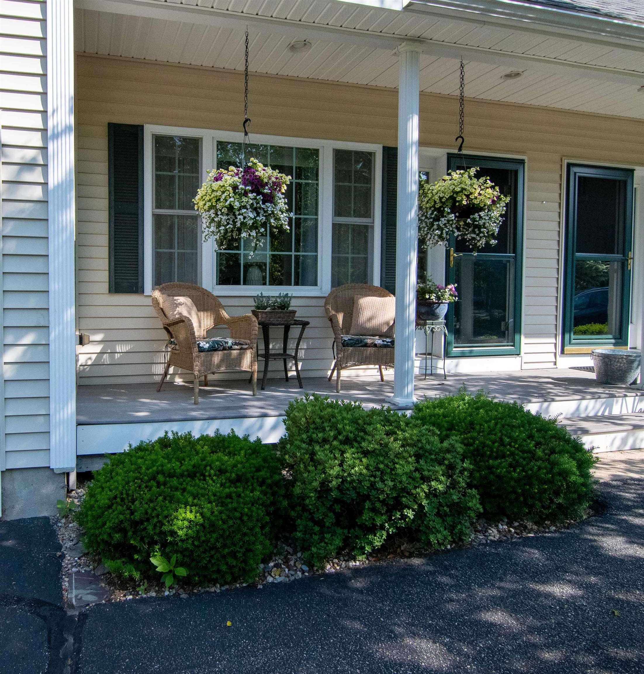 2 Locksley Lane Raymond, NH 03077 - Photo 3 of 35