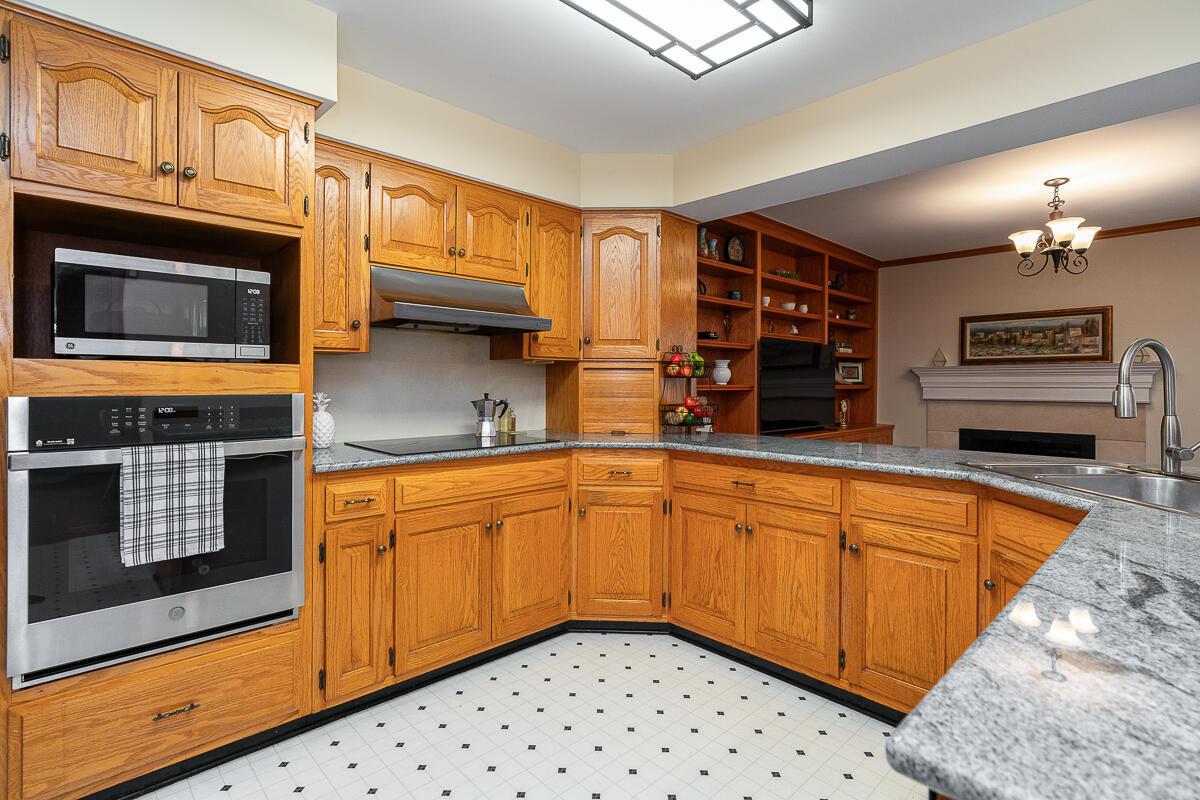 2716 Welsford Road Columbus, OH 43221 - Photo 18 of 46 Kitchen