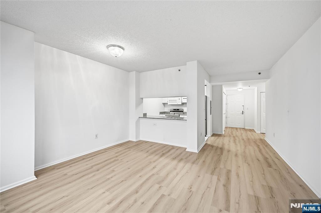 100 Old Palisade Road, Unit 1613 Fort Lee, NJ 07024 - Photo 19 of 35