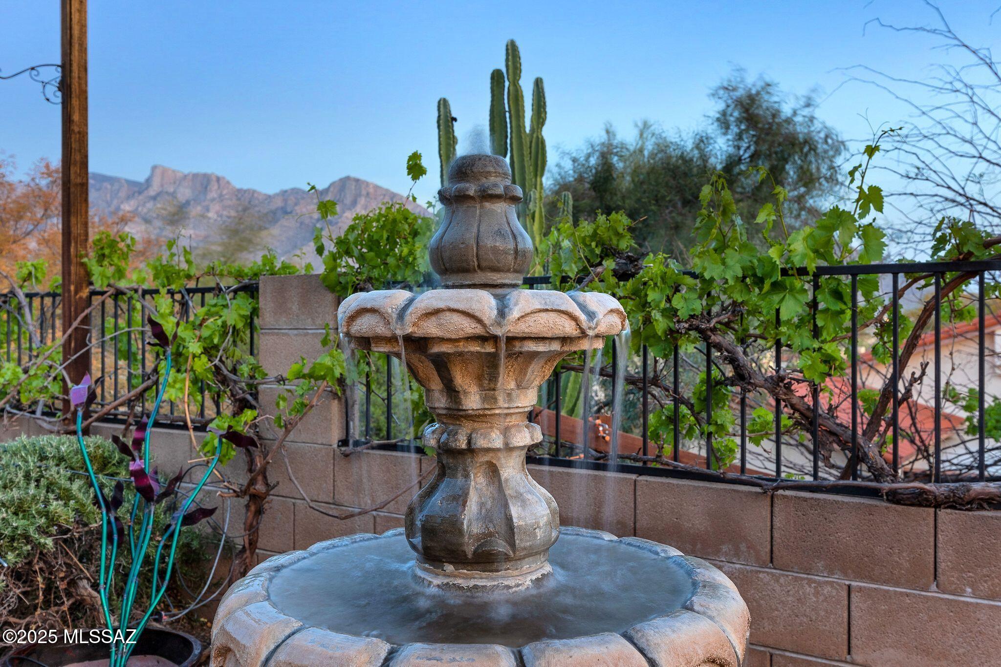 499 West Windowmaker Road Tucson, AZ 85737 - Photo 4 of 44 Gallery Image 4