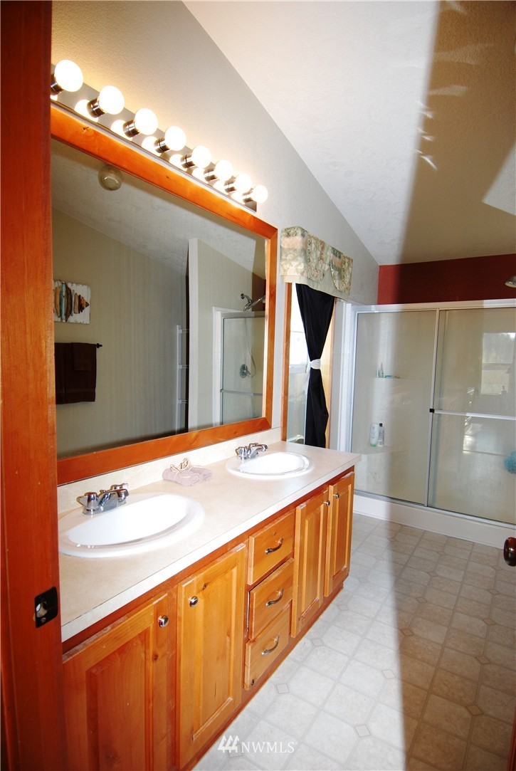 6615 Navarre Coulee Road Chelan, WA 98816 - Photo 11 of 21 Gallery Image 11