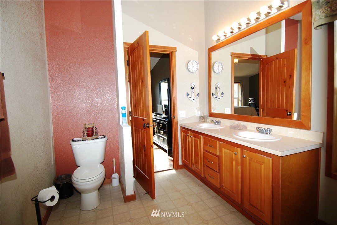 6615 Navarre Coulee Road Chelan, WA 98816 - Photo 12 of 21 Gallery Image 12
