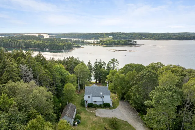 $1,095,000 | 28 Orne Lane, Cushing, ME 04563