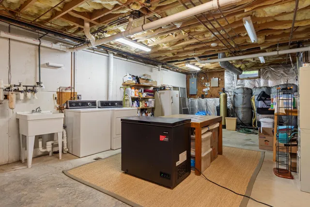 $1,095,000 | 28 Orne Lane, Cushing, ME 04563