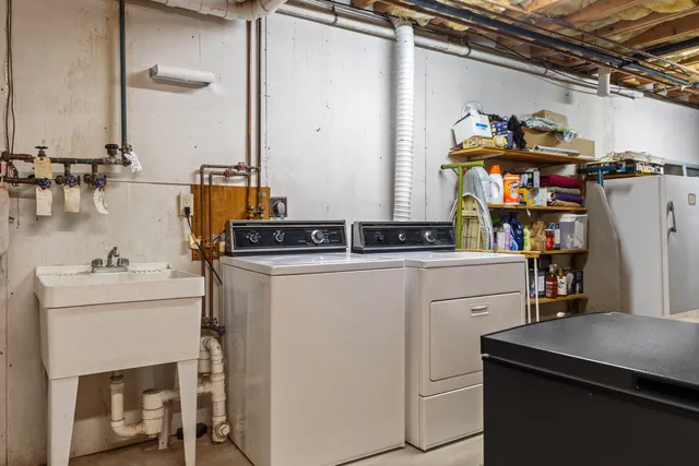 $1,095,000 | 28 Orne Lane, Cushing, ME 04563