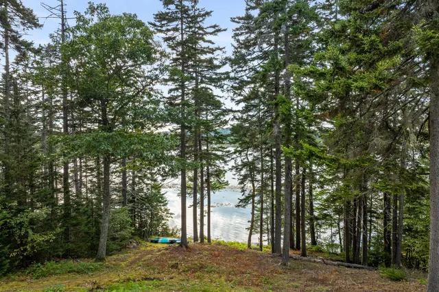 $1,095,000 | 28 Orne Lane, Cushing, ME 04563