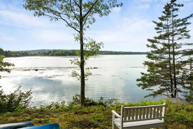 $1,095,000 | 28 Orne Lane, Cushing, ME 04563