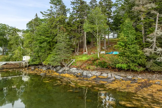 $1,095,000 | 28 Orne Lane, Cushing, ME 04563
