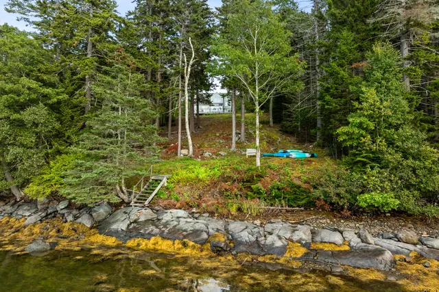 $1,095,000 | 28 Orne Lane, Cushing, ME 04563