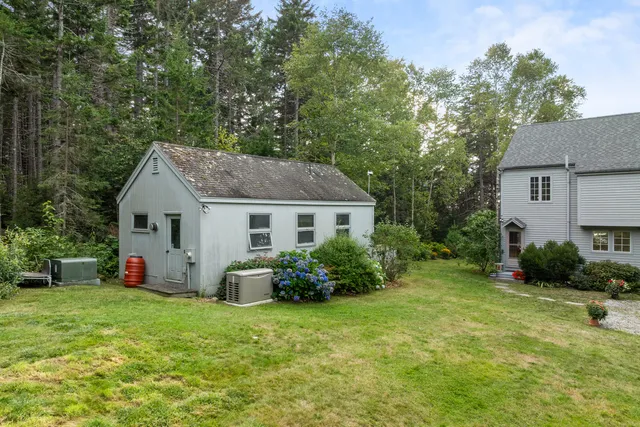 $1,095,000 | 28 Orne Lane, Cushing, ME 04563