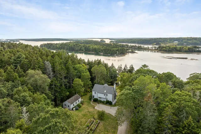 $1,095,000 | 28 Orne Lane, Cushing, ME 04563