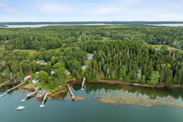 $1,095,000 | 28 Orne Lane, Cushing, ME 04563
