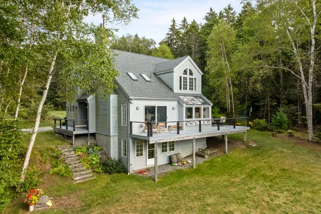 $1,095,000 | 28 Orne Lane, Cushing, ME 04563