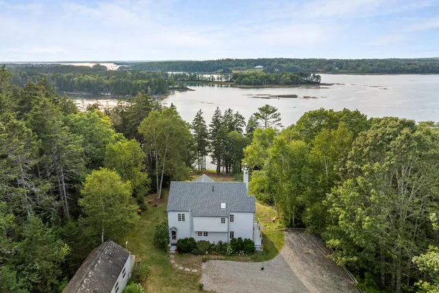 $1,095,000 | 28 Orne Lane, Cushing, ME 04563