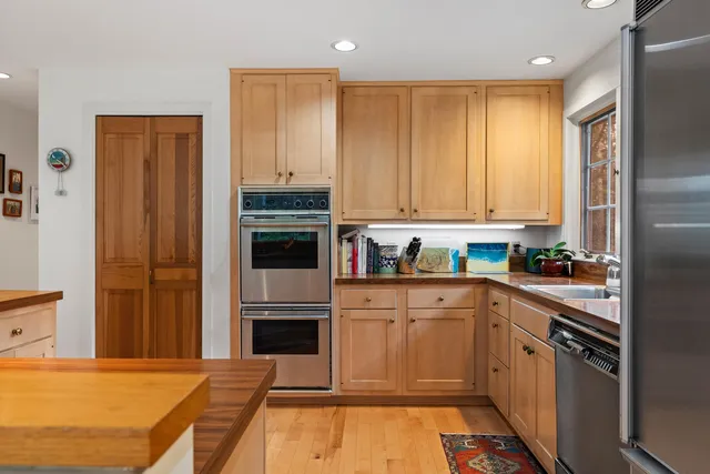 $1,095,000 | 28 Orne Lane, Cushing, ME 04563