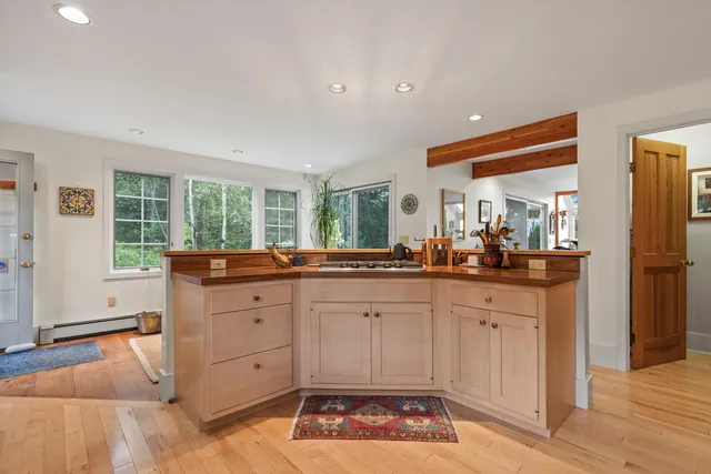 $1,095,000 | 28 Orne Lane, Cushing, ME 04563