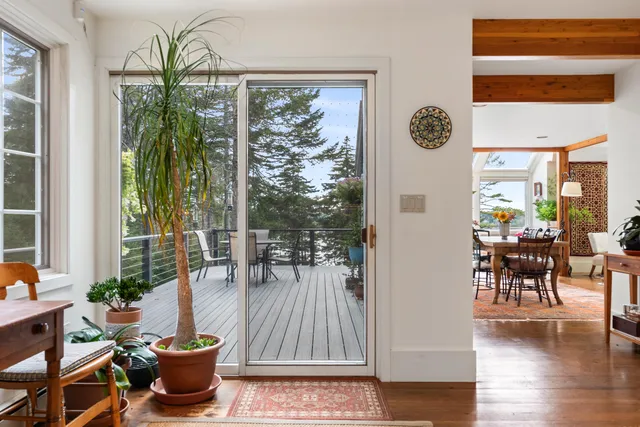 $1,095,000 | 28 Orne Lane, Cushing, ME 04563