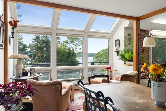 $1,095,000 | 28 Orne Lane, Cushing, ME 04563