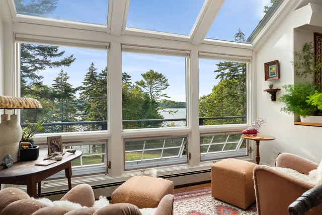 $1,095,000 | 28 Orne Lane, Cushing, ME 04563