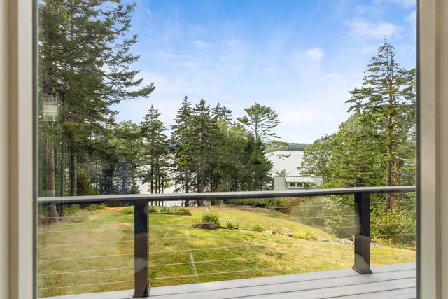 $1,095,000 | 28 Orne Lane, Cushing, ME 04563