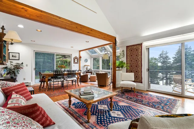 $1,095,000 | 28 Orne Lane, Cushing, ME 04563