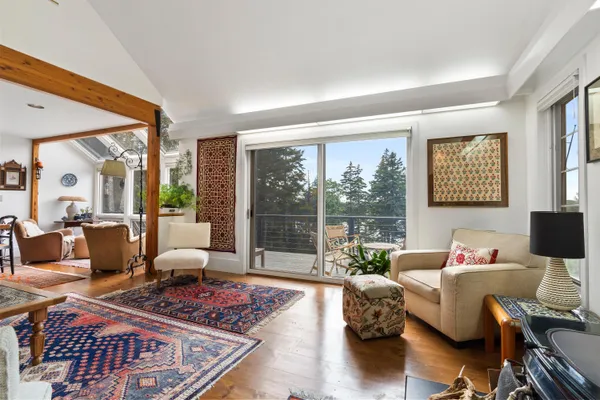 $1,095,000 | 28 Orne Lane, Cushing, ME 04563