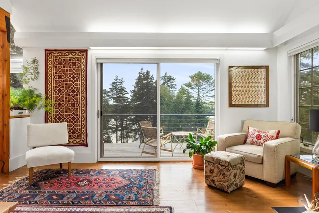 $1,095,000 | 28 Orne Lane, Cushing, ME 04563