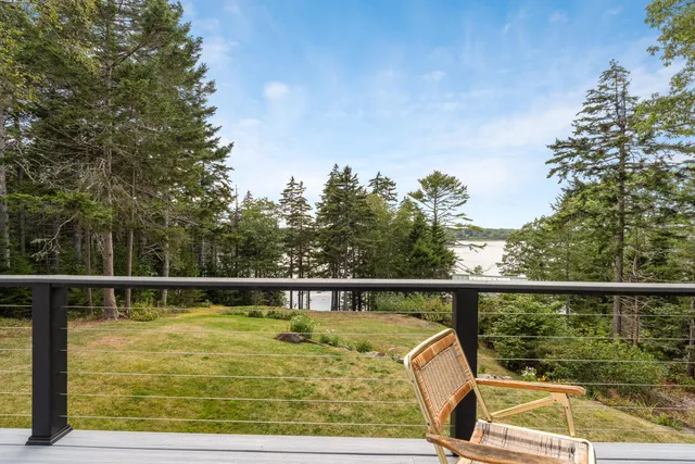 $1,095,000 | 28 Orne Lane, Cushing, ME 04563